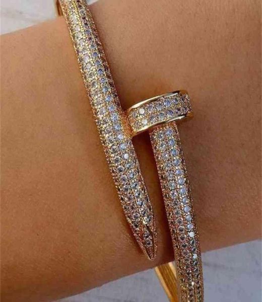 2021 Luxus 18K Gold bedrucktes Kupfer Schlangen-Schrauben-Armreif, vergoldeter Diamant-Damen-Nagel-Armband2322989