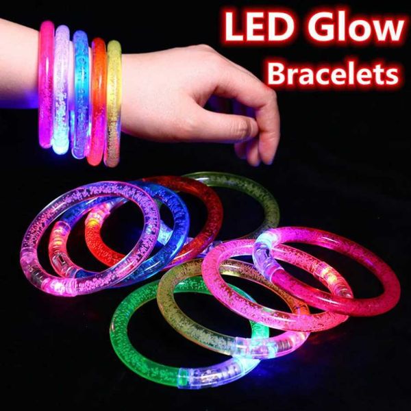 Sinal de néon LED 10/15/20/30/50 Pcs Pulseiras LED Glow Bangle Light Up Pulseiras que brilham no escuro Fontes de festa Pulseira de néon para crianças e adultos YQ231201