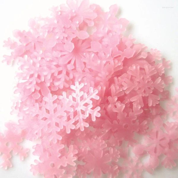 Decorações de jardim 50 pcs 3 cm luminoso floco de neve decoração de natal brilha no escuro bebê crianças quarto casa decalque fluorescente