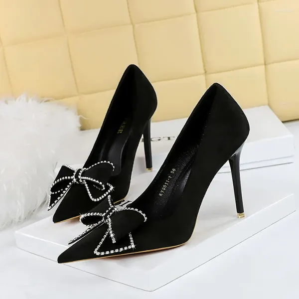 Scarpe eleganti di lusso con tacco super alto da donna 10,5 cm sottile pelle scamosciata nera a punta con fiocco di diamanti festa singola da sposa grande 34-43