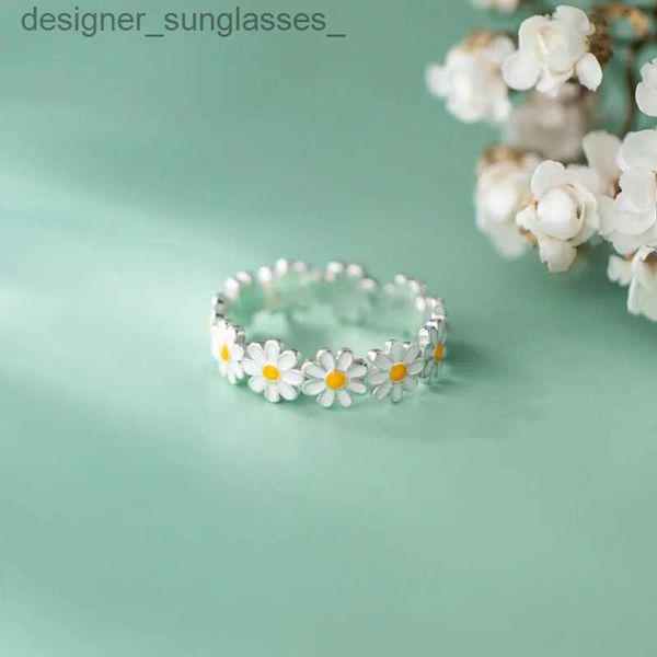 Bant Halkaları Vintage Gümüş Renk Daisy Çiçek Çiçek Çiçekleri Kadınlar için Kore tarzı Ayarlanabilir Açılış Parmak Yüzüğü Gelin Düğün Partisi Hediyesi231222