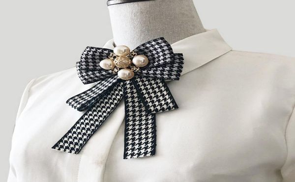 Feminino grande bowknot xadrez gravata borboleta broche com acessórios vintage fita bowknot broche terno lapela pino para presente party8127851