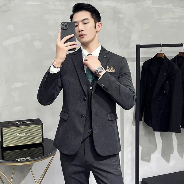 Abiti da uomo Versione coreana di alta qualità Slim Business Fashion Comodo abito da sposa in tinta unita bello tre pezzi