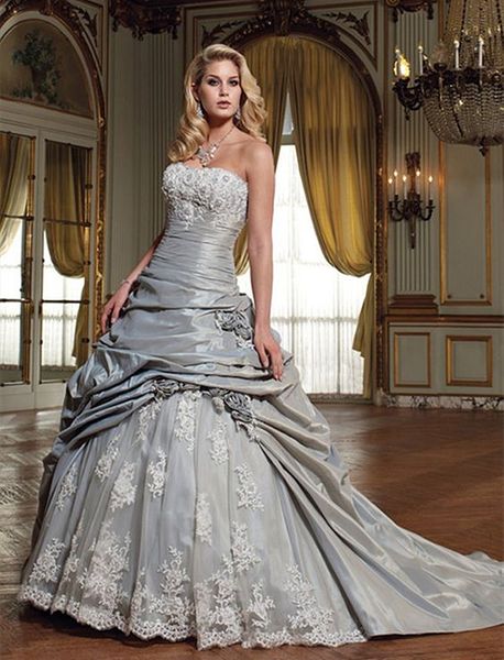 Abito da sposa principessa vintage con scollo a cuore senza maniche in taffetà con ruche Abiti da sposa in pizzo con strascico di corte Vestido De Novia 2024