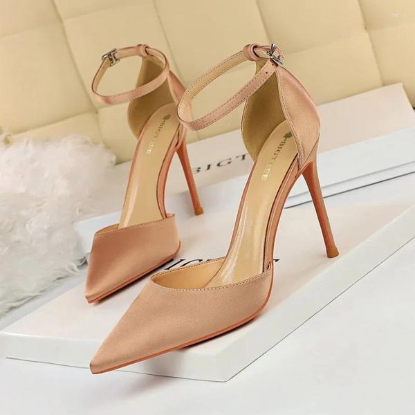 Scarpe eleganti Tacco alto lussuoso e minimalista Donna Tacco sottile 10 cm con sandali da sposa sexy a punta in raso