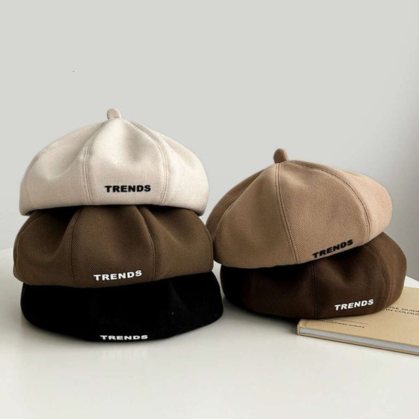 Корейская версия берета 2023, женский тренд, персонализированные буквы, универсальный, восемь шляп, открытое лицо, тренд на маленькую шляпу художника