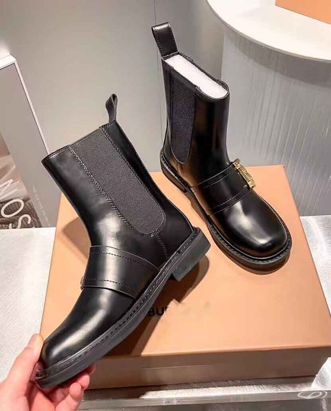 2024 Itália Marca Mulheres Motif Couro Chelsea Botas Banhado A Ouro Thomas Redondo Toe Ankle Boot Lady Conforto Motocicleta Mulher Botas EU35-40 com caixa