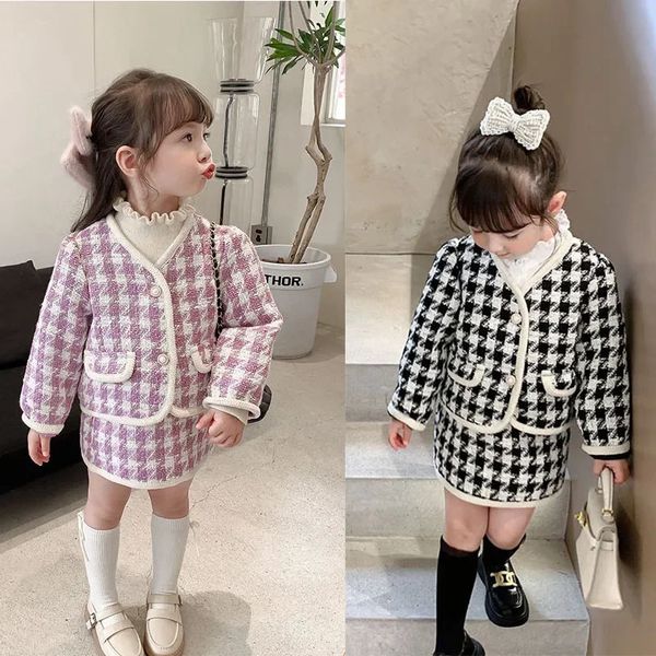 Set di abbigliamento Set di abbigliamento per neonata 2 pezzi Abiti eleganti in tweed Autunno Inverno Preppy Gonna maglione Abiti boutique per bambini 1-7T Festa 231202