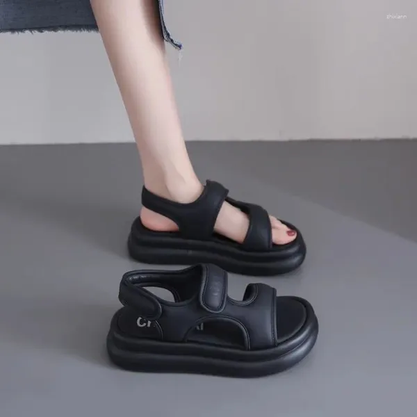 Сандалии в римском стиле, черные туфли, женские кроссовки с открытым носком на платформе, летние одинаковые гладиаторы, белый прозрачный стульчик для кормления, 2023