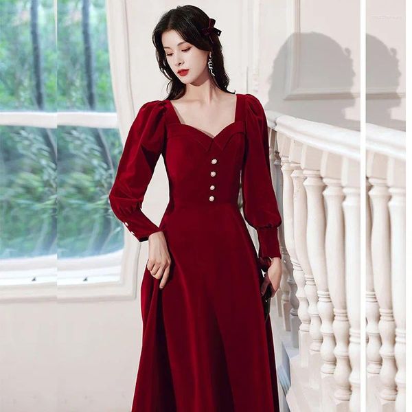 İş Elbiseleri Kadife Tost Gelin 2023 Sonbahar / Kış Şarap Kırmızı Elbise Uzun Kollu Kalınlaştırılmış Düğün Akşam