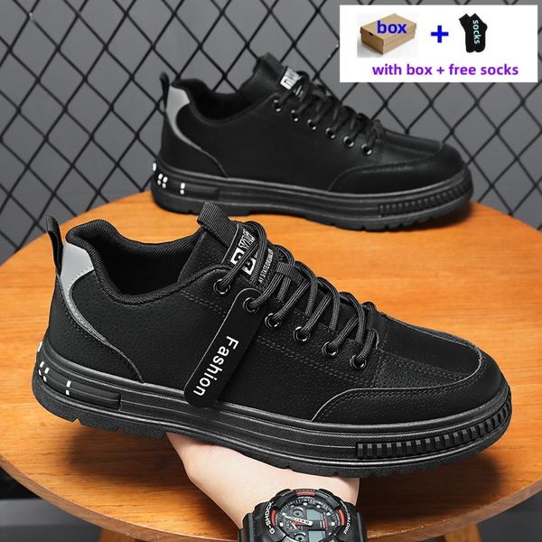 Tasarımcı Ayakkabı Deri Erkekler En İyi Satıcı Sıcak Tedarik Platformu İyi Erkekler Spor Kekatçıları Erkekler İçin Siyah Lüks Yürüyüş Ayakkabı Açık Spor Adam Ayakkabı Fabrikası W32