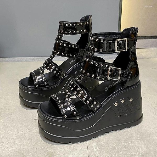 Sandálias Rebite Roman Mulheres 2024 Primavera e Verão Grosso-Sola de Salto Alto Open-Toe Moda Punk Estilo Sapatos