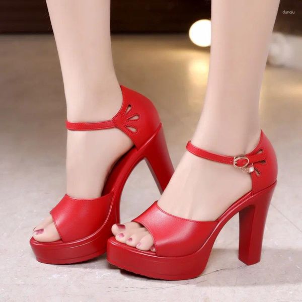 Красные маленькие сандалии размером 32–43, кожаные свадебные туфли Sier, лето 2023, элегантные женские туфли на высоком блочном каблуке для офисной вечеринки 5 5