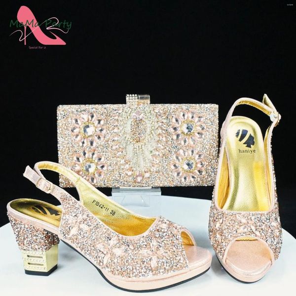 Sapatos de vestido 2024 Retro Mulheres Italianas e Saco Set em Champagne Cor Design Especial Ins com Plataforma para Casamento