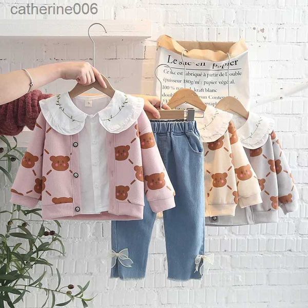 Kleidungssets 2023 Frühling Herbst 3pcs Mädchen Kleidung Set Cartoon Bärenpullover Mantel Langarm Hemd Wäsche Jeans Hosen Baby Mädchen Kleidung Setl231202