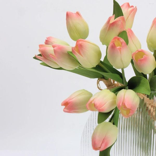 Dekoratif Çiçekler 6 Bir demet PU Mini Lale Simülasyon Çiçek Hissed His Masa Dekorasyon Düğün Sahte Buket