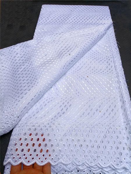 Stoff und Nähen Atiku-Stoff für Männer 2023 weiße Baumwolle Schweizer Voilespitze in der Schweiz Tissu Dentelle nigerianische Hochzeit hohe Qualität 5 Yard 231201