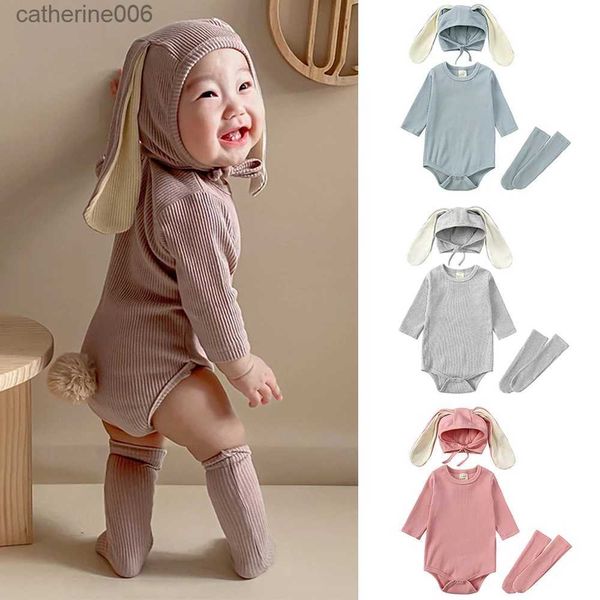 Kleidungssets 2023 Baby Rabbit Ostern Strampler Ohrhut BodySuit Socken Solid Cotton Overall 0-24M Koreanisch niedliche Kleinkindjunge Mädchen Outfits Pottel231202