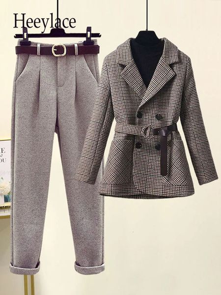 Pantaloni a due pezzi da donna Autunno Inverno Ufficio da donna Elegante Set Abiti Plaid Cappotti spessi Dolcevita Maglione lavorato a maglia di lana Harem 231202