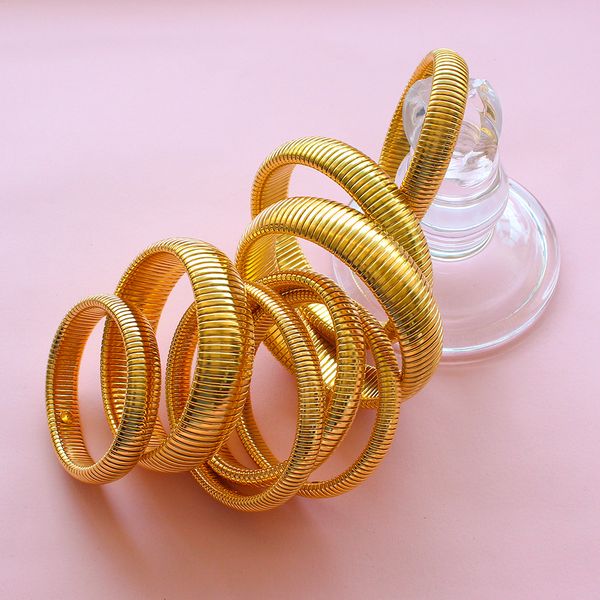 10-12-16-20 mm N einfaches Ring-Titan-Stahlarmband Premium Weit elastischer Ringstapelarmband Großhandel