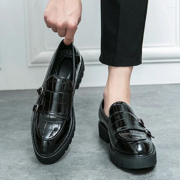 Scarpe eleganti da uomo Mocassini a punta moda Ufficio sociale Pelle traspirante Appartamenti di alta qualità Slip-on da passeggio maschile