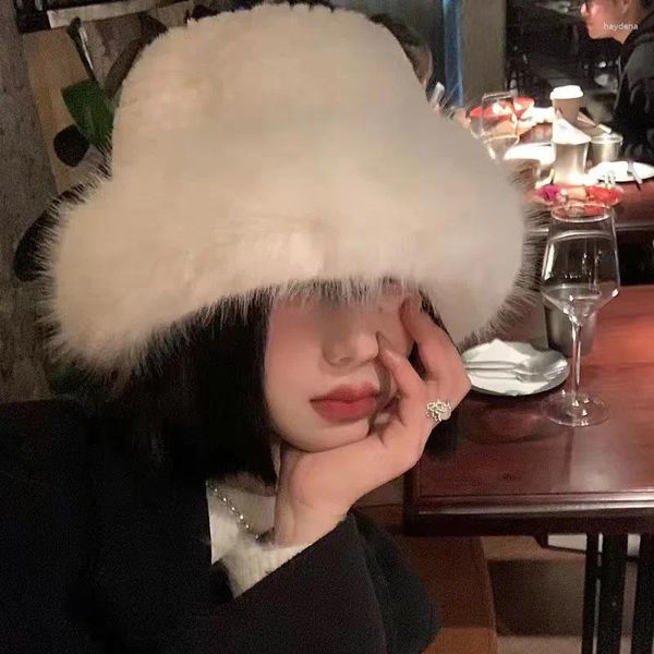 Berets Coreano Moda Longa Balde Chapéus Para Mulheres Preto Branco Macio Chapéu Quente Outono Inverno Viagem Versátil Beanie de Pelúcia