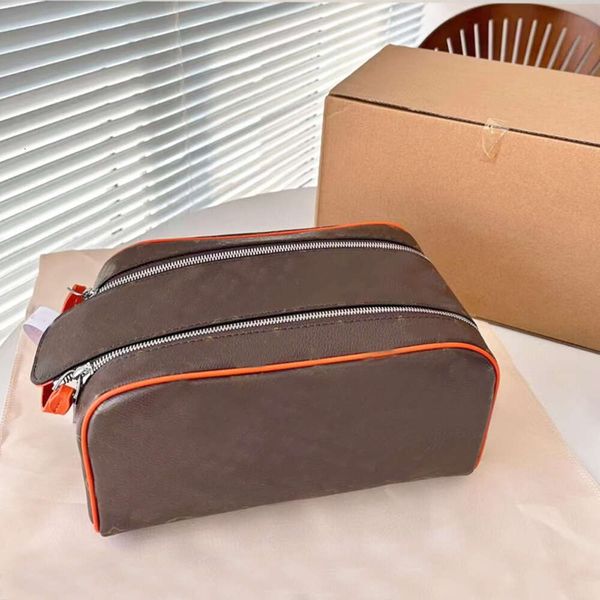 Designer di lusso Borsa Dopp Kit Borsa da toilette Borsa per cosmetici Portafogli Carta Muse Vanity Case Borsa a tracolla Borsa a tracolla Portachiavi Carte Monete con scatola NO34