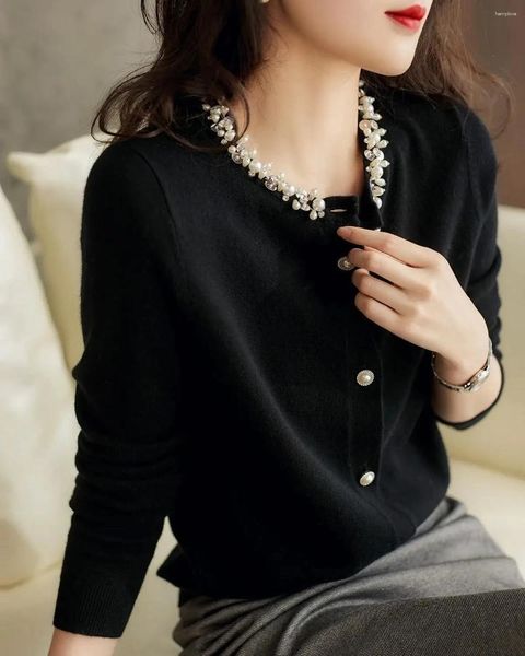 Maglieria da donna Maglione lavorato a maglia con perline Cardigan Donna Nero Elegante Maglioni autunnali Bottoni di perle Capispalla sottili Office Lady Coreano