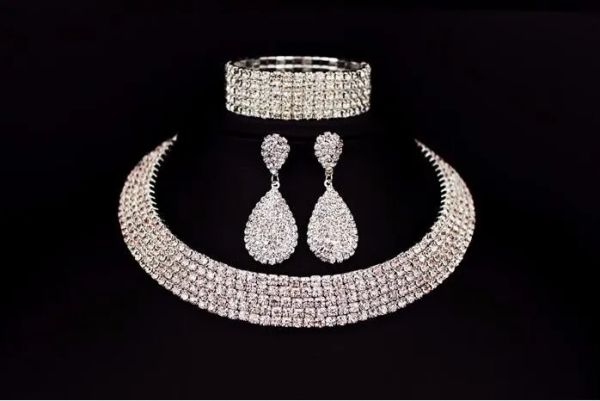 Bride Classic Rhinestone Crystal Cryker Necklace Orecchini Bracciale Set di gioielli da sposa Accessori per matrimoni