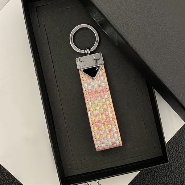 Portachiavi a triangolo Portachiavi di marca Designer Amanti del lusso da uomo Portachiavi per auto Portachiavi con fibbia da donna Portachiavi in pelle fatti a mano Uomo Donna Borse Accessori pendenti REGALO