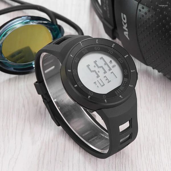 Bilek saatleri ohsen markası lcd dijital saat erkekleri kadın açık spor saatleri 50m su geçirmez moda siyah lastik bant kol saati güzel hediye