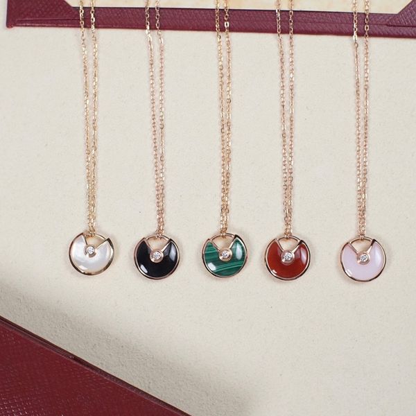 Colar de pingente de luxo cobre redondo amuleto marca designer charme gargantilha para jóias femininas com caixa