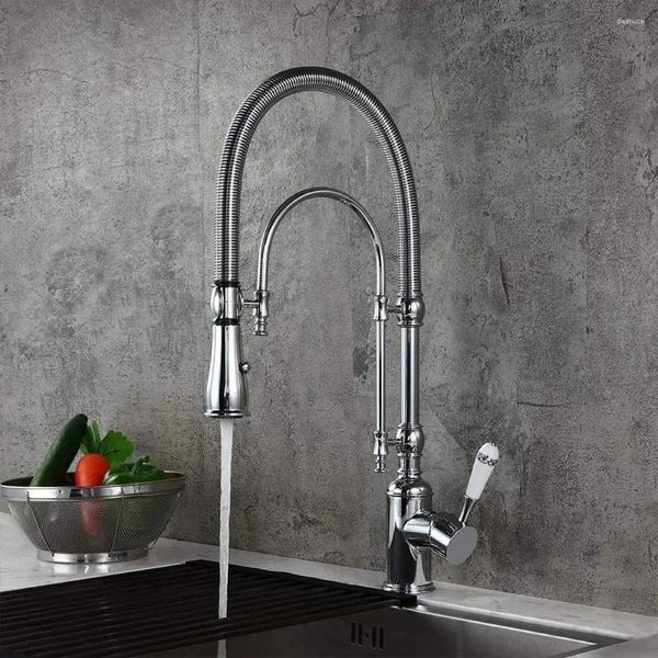 Torneiras de cozinha de alta qualidade Torneira de pia de latão Luxo Alto Arco Swirling Dual-Mode Pull-Down com alça de porcelana Chrome