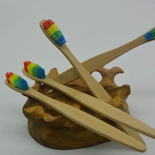 Dropshipping 2018 cabeça colorida escova de dentes de bambu atacado ambiente de madeira arco-íris escova de dentes de bambu cuidados orais cerdas macias em estoque ll