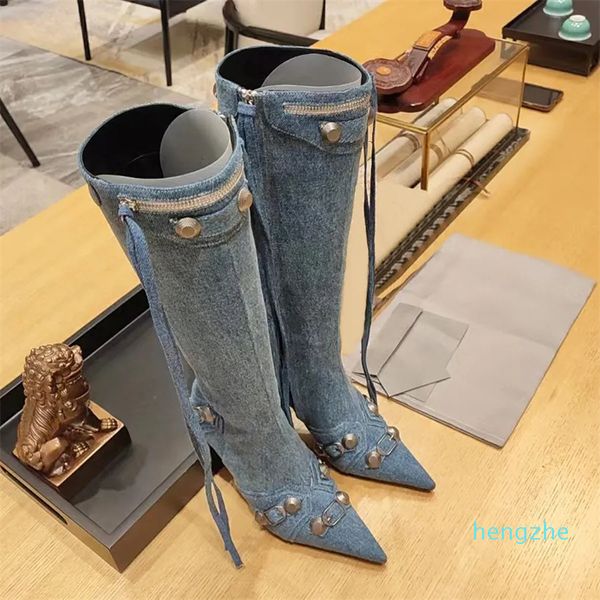 Stiefel Denim Blue Damen knielange Stiefel mit Nieten, Schnallenverzierung, seitlichem Reißverschluss, spitze, dünne High Heels, hohe Stiefel Mode