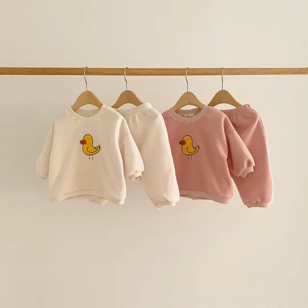 Conjuntos de roupas 2023 Velvet Children's Set Cartoon Duckling Bordado Doce Cor Suéter Terno Acolchoado Kid Boy Girl Roupas