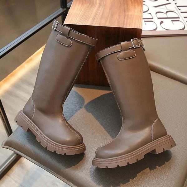 Botas 2024 outono inverno meninas de couro macio crianças joelho alto para menina tops fivela traseira zip grande marrom preto 231204