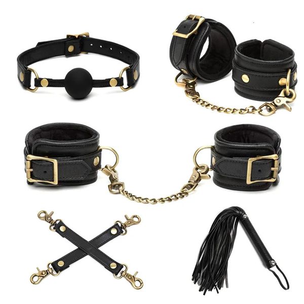 Bondage 5 pzset BDSM Manette Nero Polsino Della Caviglia Restrizioni Frusta di Pelle E Bocca Bavaglio Palla Sesso Giocattoli Erotici Per Adulti Per Coppie 231204