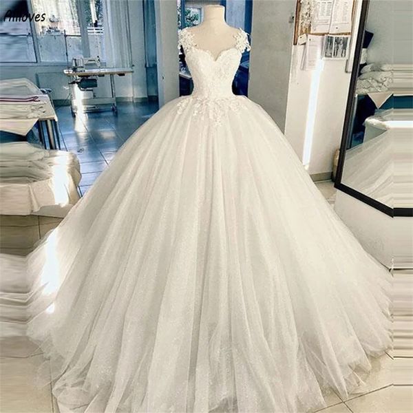 Splendidi abiti da ballo principessa in tulle gonfio abiti da sposa spalline applicate in pizzo Boho abiti da sposa formali da chiesa romantica taglie forti abiti da sposa CL3002