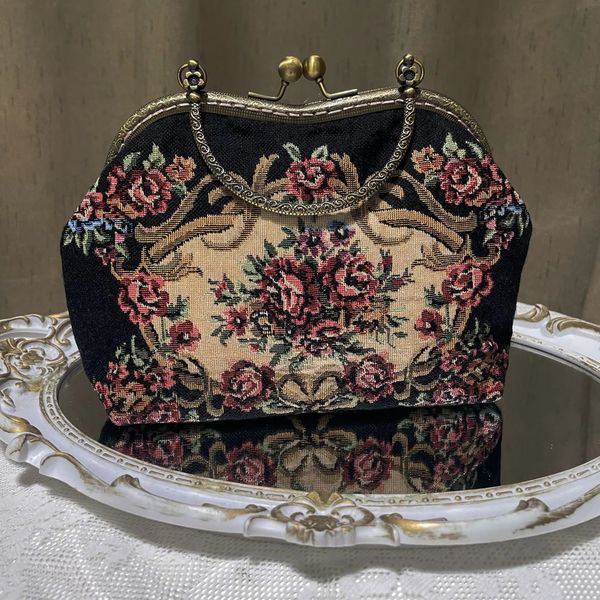 Sacos de noite perdidos em linha vintage bordado saco de metal lidar com petitpoint embreagem antigo beijo bloqueio crossbody beijo bloqueio quadro saco de noite 231204