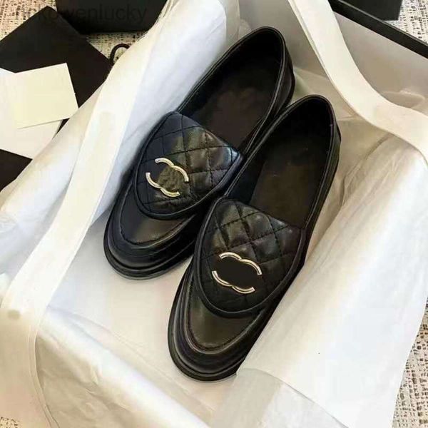 Canal moda mocassins 2023 outono couro ringer all-match pequenos sapatos de couro de alta qualidade feminino único pé fivela de metal preto único sapato ccity