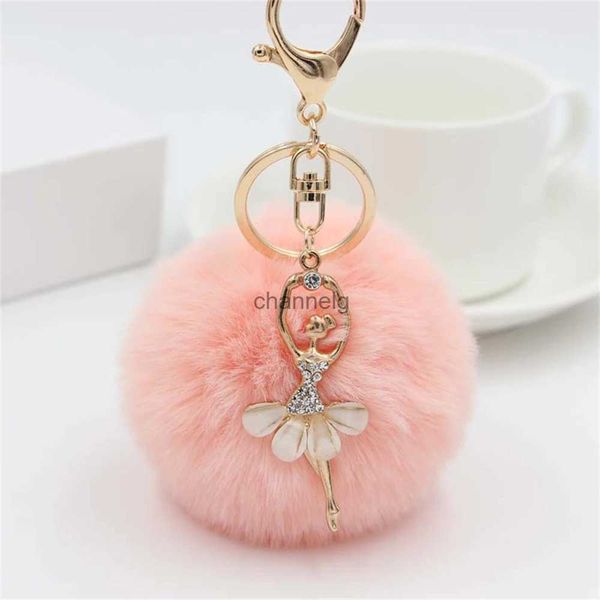 Portachiavi Dancing Girl Peluche Portachiavi con grande pompon Charm Simpatico portachiavi con palla di peluche per donna Borsa per auto Portachiavi Accessori per ragazza YQ231204