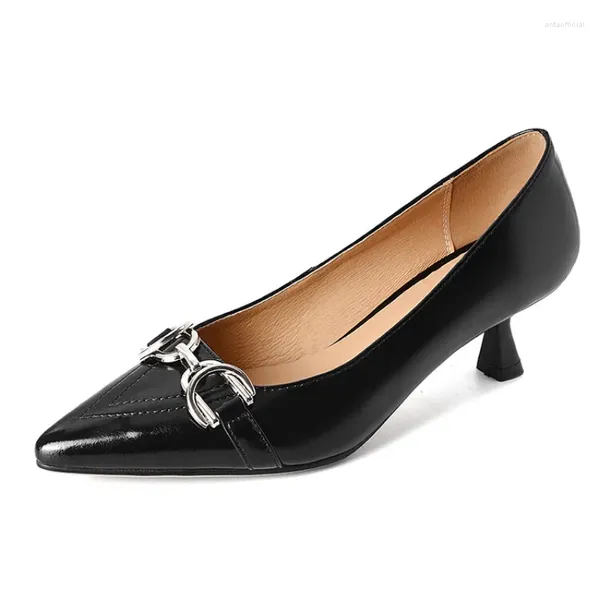 Kleidschuhe Französisch 2023 Leder Pointy High Heels Weibliche Pferdeschnalle Schwarz Dünn mit flachem Mund Single Everything HG102