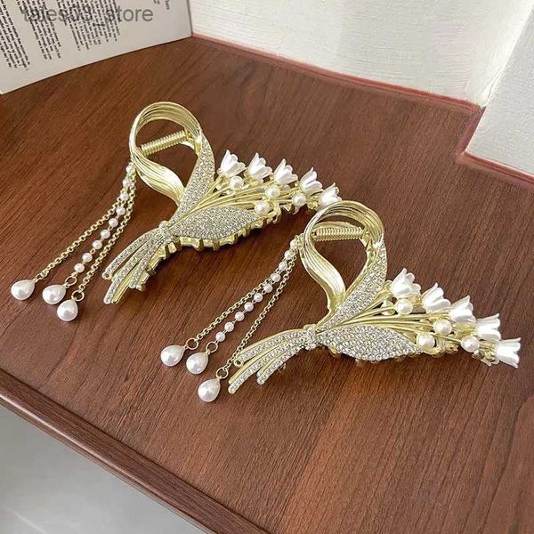 Headwear Acessórios para o cabelo Linglan Flower Clasp Clip Metal Style Hair Clip New Women's New Year's New Back Brain Spoon Hair Clip Shark Clip Headwear Q231204