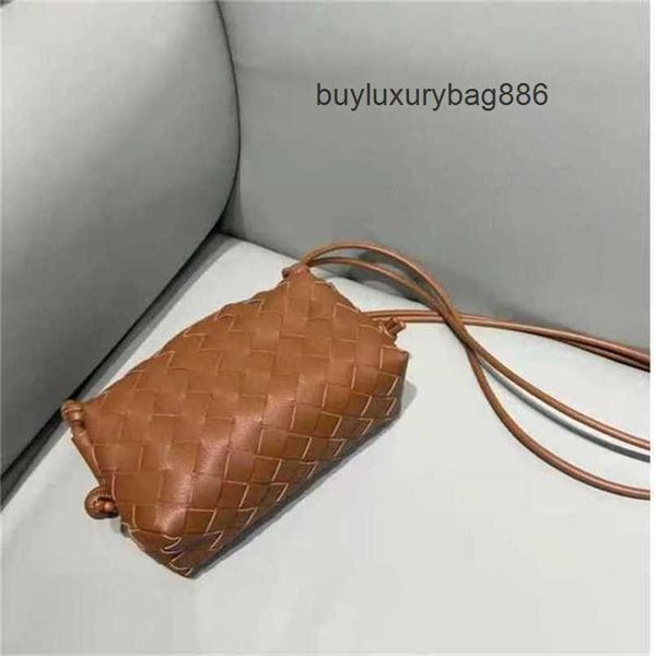 Bolsas de ombro de couro de luxo Totes Bolsas femininas Bolsas autênticas Bolsas de travesseiro de laço BottegvVeneta Bolsas de moda com nó tecido pequeno quadrado Designe AOB8Z WN-UIZJ