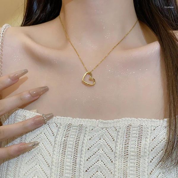 Colares de pingente coreano simples oco coração titânio aço colar para mulheres ins moda luz luxo colar cadeia neckchain atacado