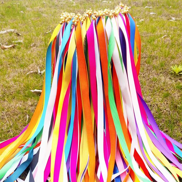 Andere Event-Party-Zubehör 100 Stück Seidenband-Zauberstäbe mit Glöckchen Bunte Luftschlangen Stick Fee Hochzeitsdekoration Gefälligkeiten 231205