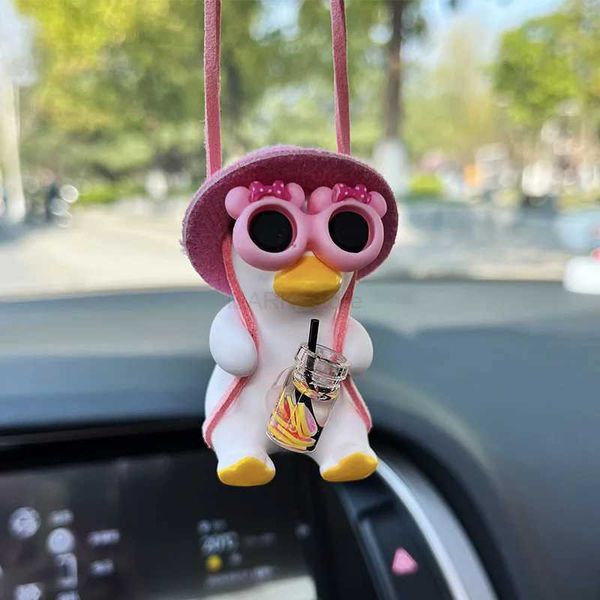 Innenarchitektur Anime Pink Swing Duck Car Decoration Anhänger süßer Auto Rückspiegel Hängende Ornament für Frauen Auto Ineriror Accessoiresl231153