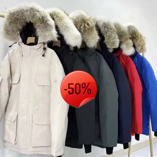 Sconto di Natale Uomo Piumino Parka con cappuccio Piumini d'oca Uomo Designer Vera pelliccia di coyote Outdoor Wyndham Giacca a vento Jassen Capispalla con cappuccio Fourrure Mantea