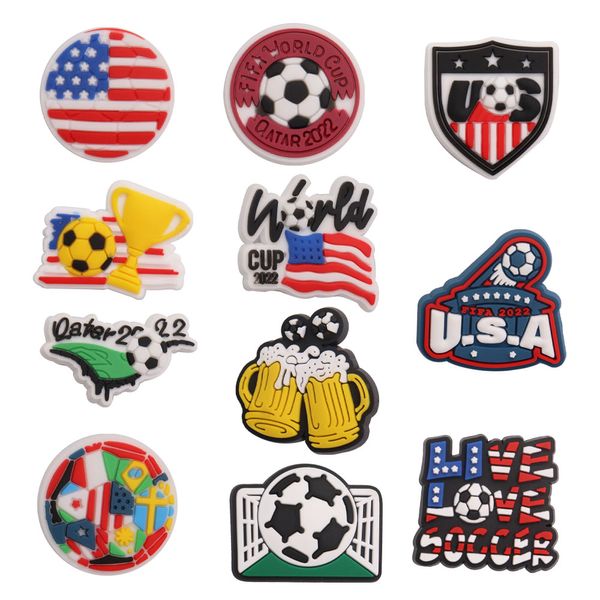 MOQ 20 Pz PVC Calcio Live Love Soccer Beer Garden Fibbia per scarpe Decorazioni Charms Pulsante Clog Zaino Foro Pantofola Bambini Festa Regali di Natale